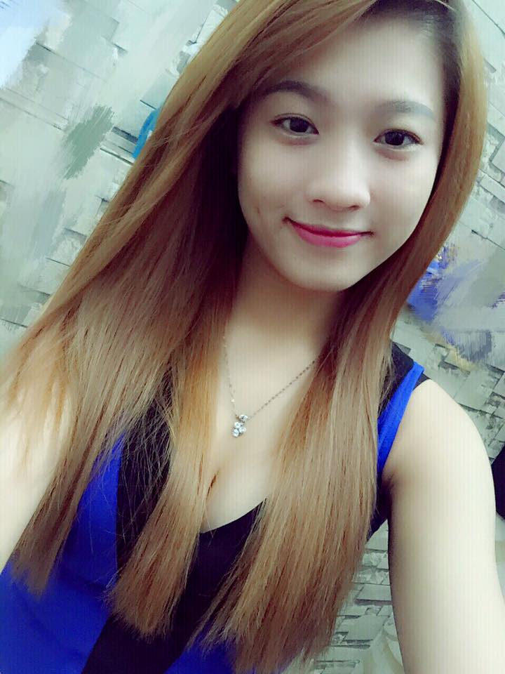 Girl xinh với má lúm đồng tiền